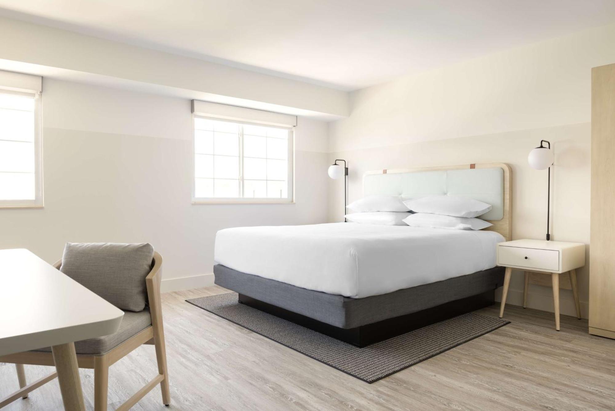 Hampton By Hilton Grand Cayman Seven Mile Beach 조지 타운 외부 사진
