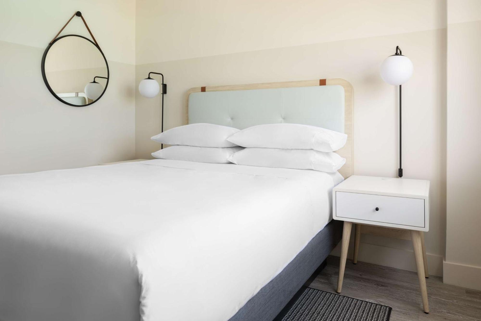 Hampton By Hilton Grand Cayman Seven Mile Beach 조지 타운 외부 사진