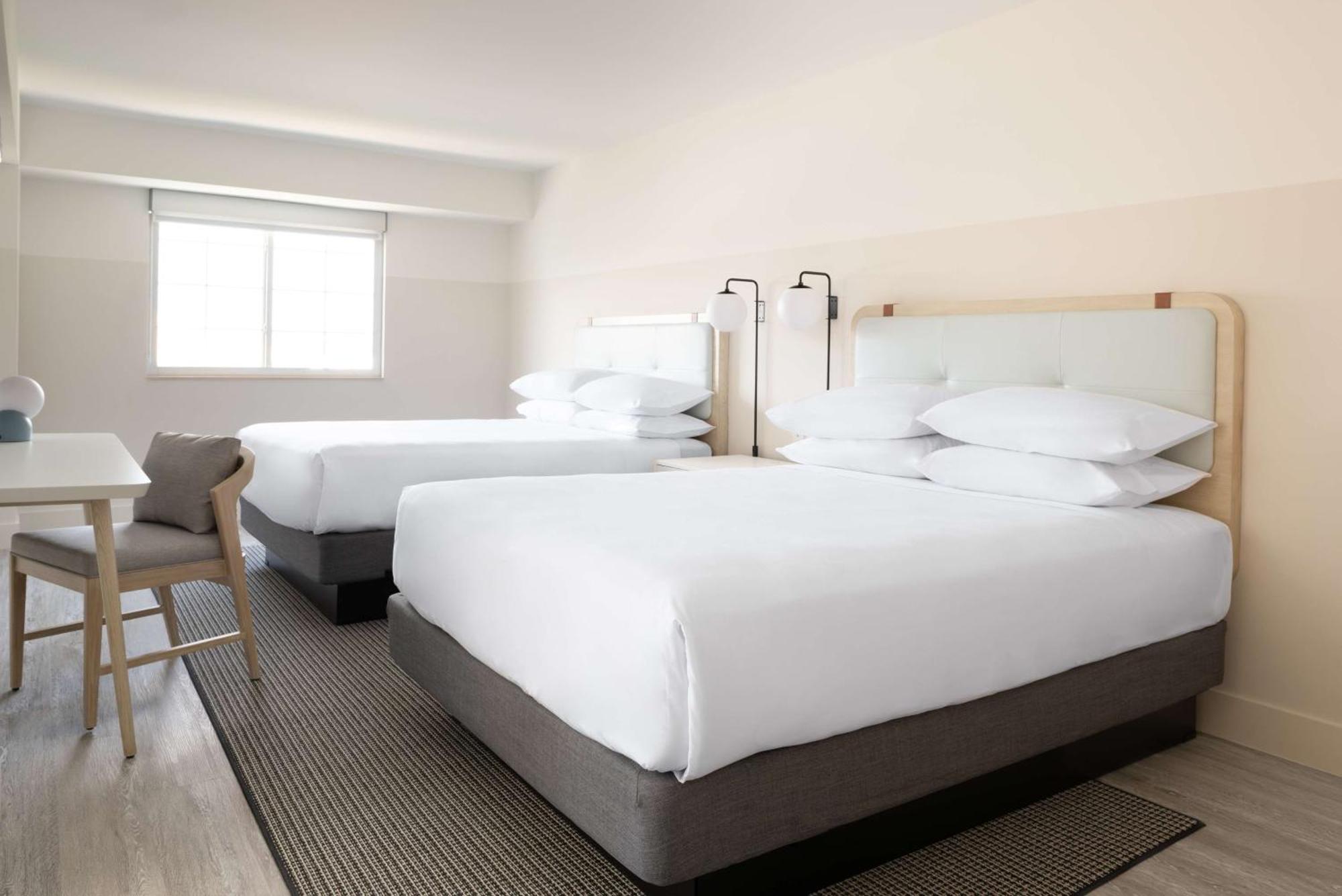 Hampton By Hilton Grand Cayman Seven Mile Beach 조지 타운 외부 사진