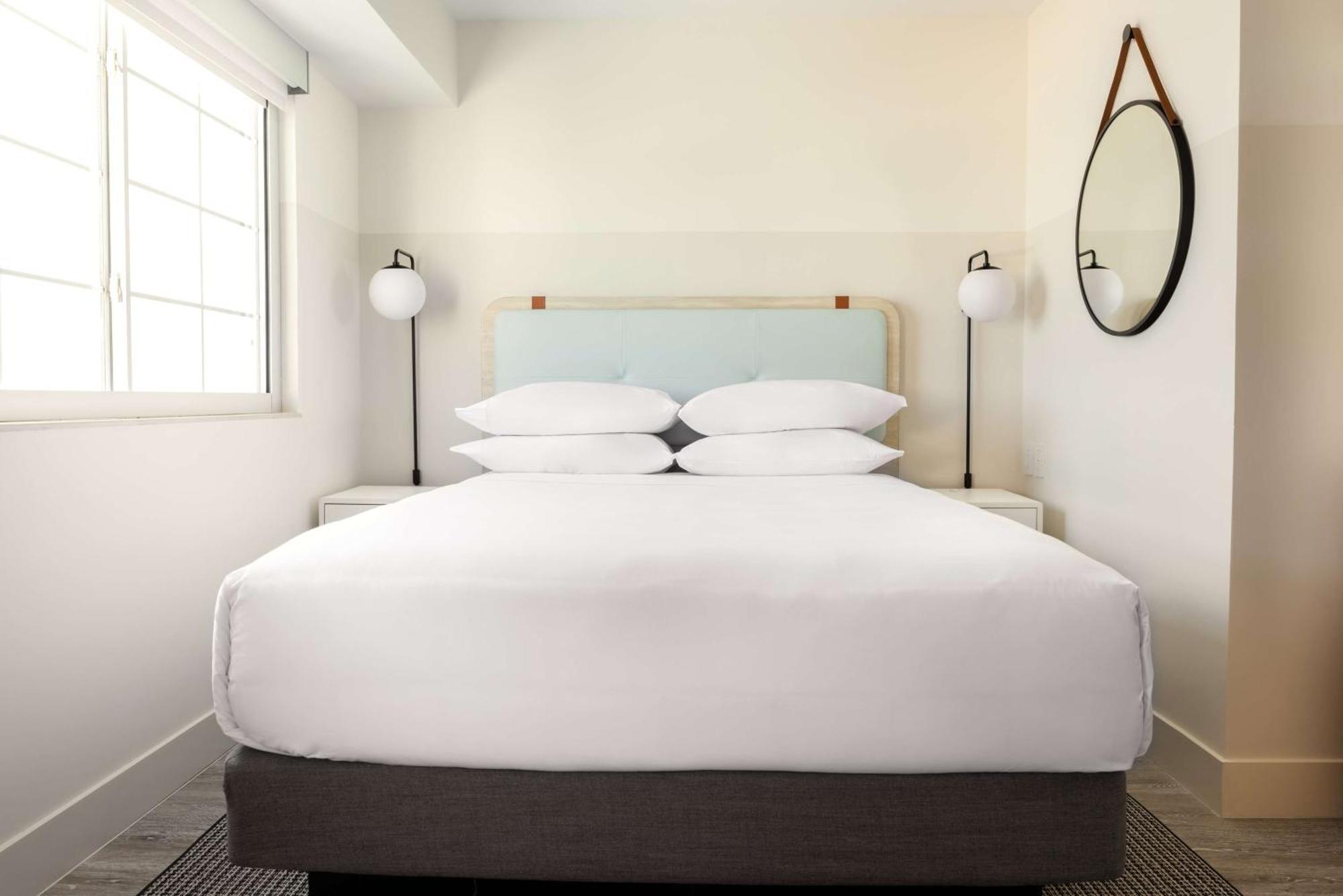 Hampton By Hilton Grand Cayman Seven Mile Beach 조지 타운 외부 사진