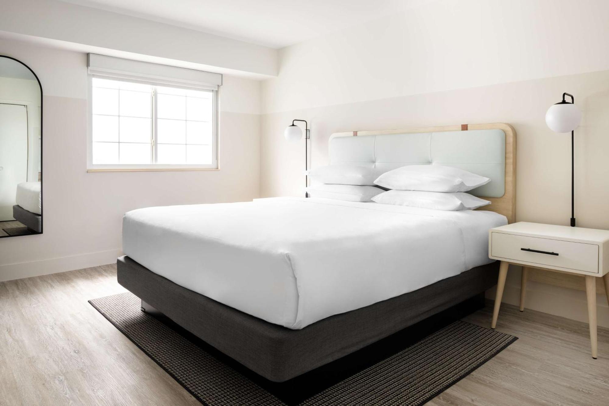 Hampton By Hilton Grand Cayman Seven Mile Beach 조지 타운 외부 사진