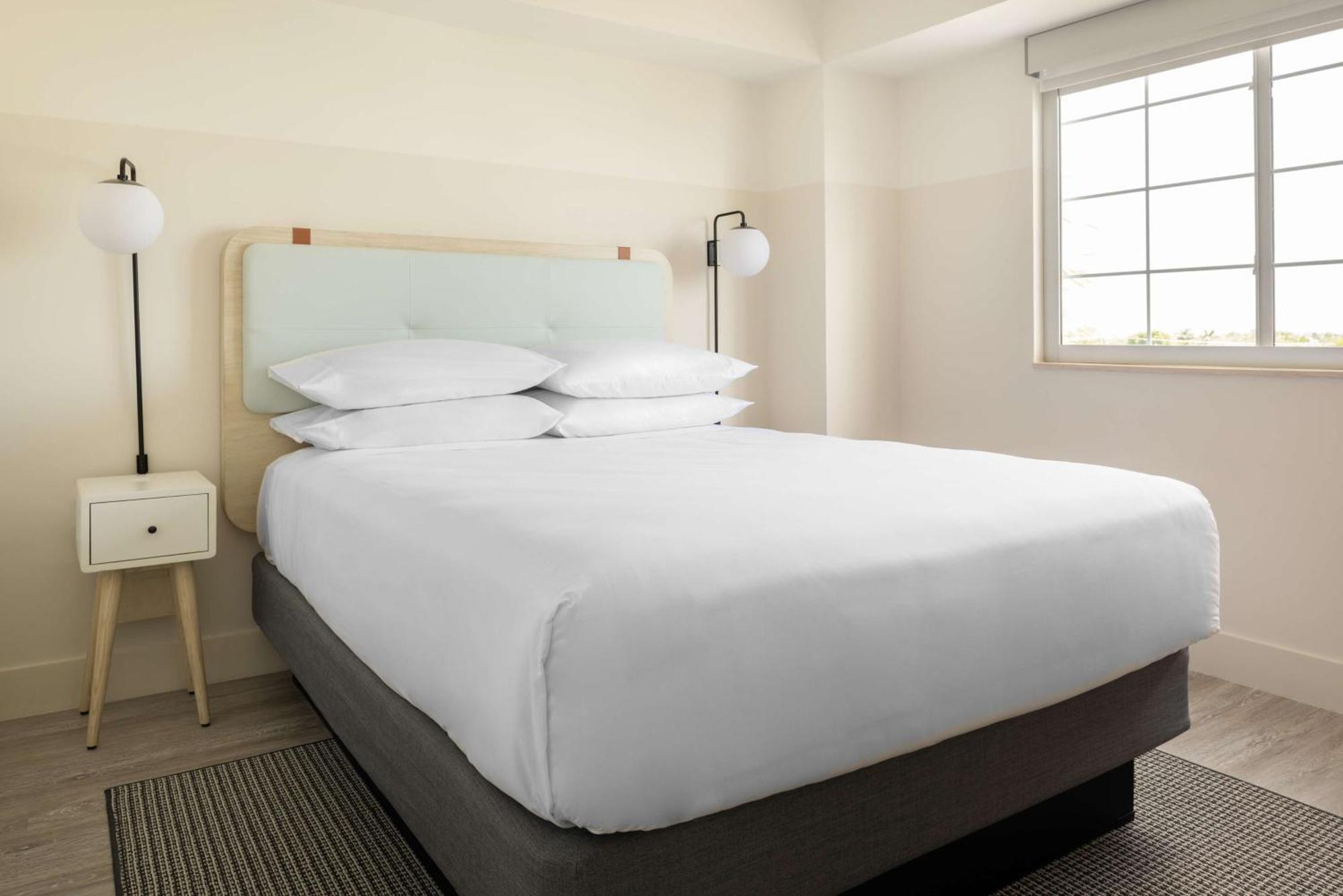 Hampton By Hilton Grand Cayman Seven Mile Beach 조지 타운 외부 사진