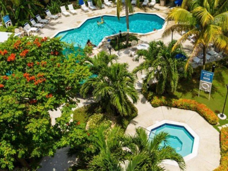 Hampton By Hilton Grand Cayman Seven Mile Beach 조지 타운 외부 사진