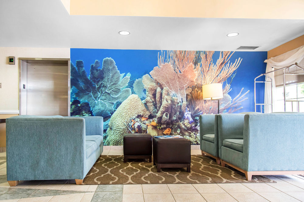 Hampton By Hilton Grand Cayman Seven Mile Beach 조지 타운 외부 사진